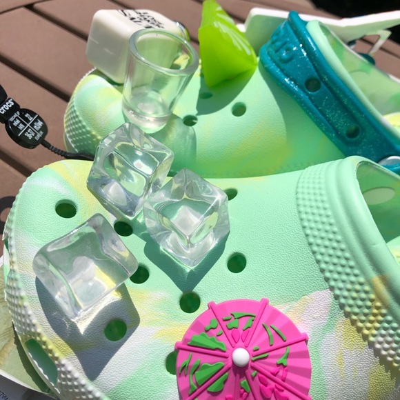 Margaritaville CROCS Multiple Men's Sizes New with Tags - Picture 7 of 10